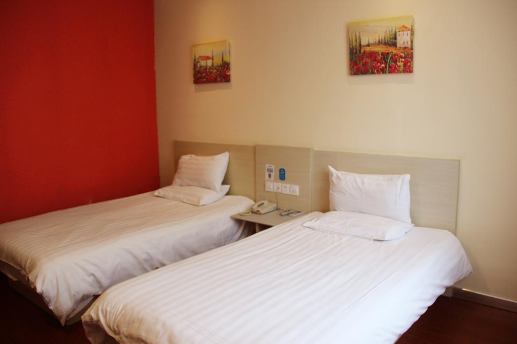 Hanting Express Kunming Yieryi Street Yunnan Normal University Branch Bagian luar foto