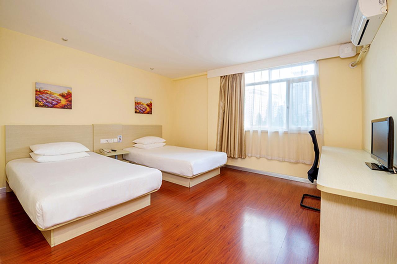 Hanting Express Kunming Yieryi Street Yunnan Normal University Branch Bagian luar foto